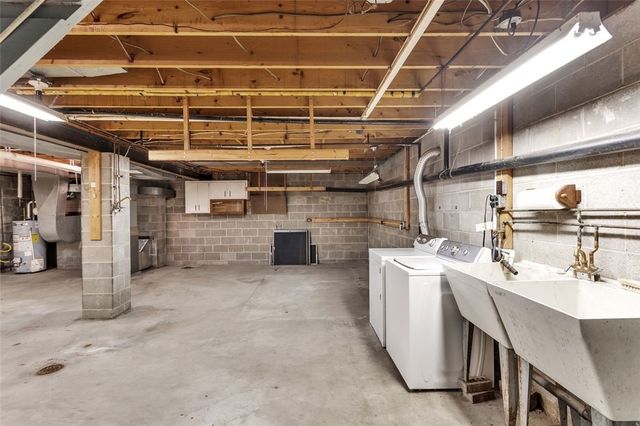 6229 Terry Ln, Washington Twp, PA 15668