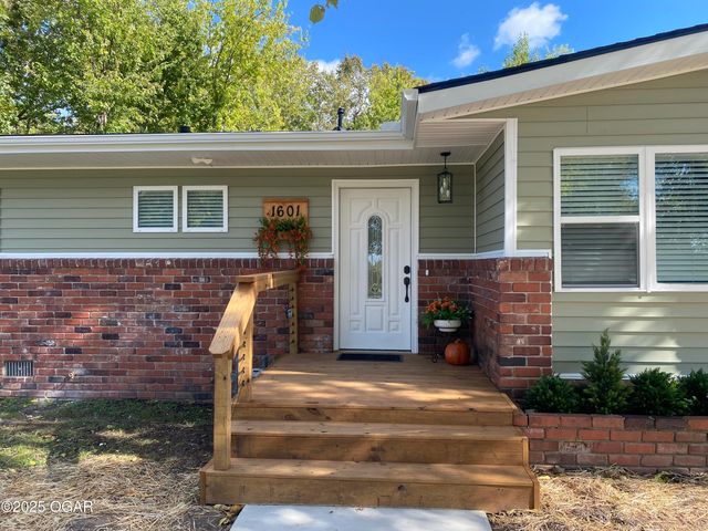 1601 S St Louis Avenue, Joplin, MO 64804