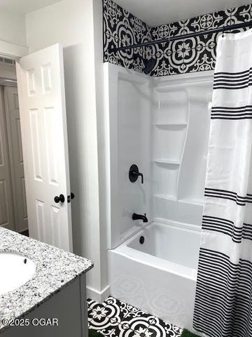 1601 S St Louis Avenue, Joplin, MO 64804