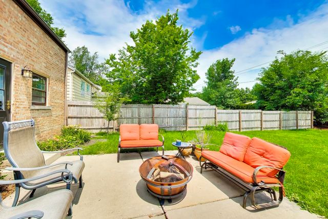 679 S Spring Road, Elmhurst, IL 60126