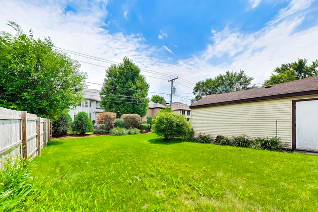 679 S Spring Road, Elmhurst, IL 60126