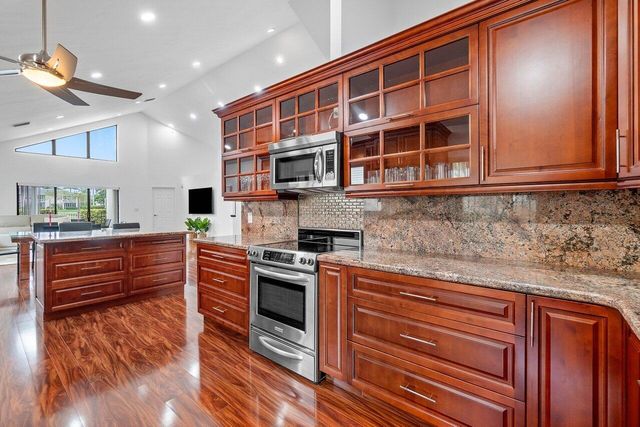 5236 Via De Amalfi Drive, Boca Raton, FL 33496