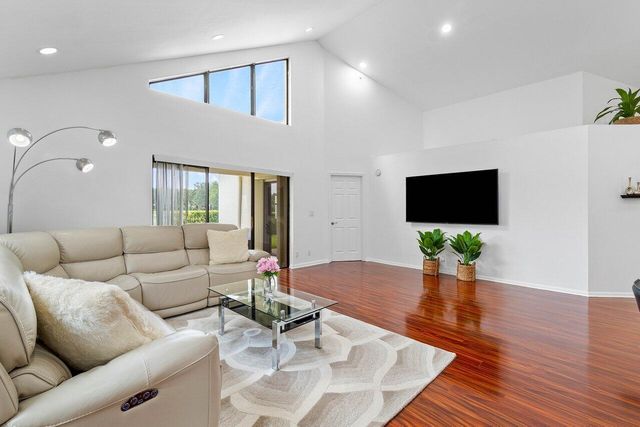 5236 Via De Amalfi Drive, Boca Raton, FL 33496