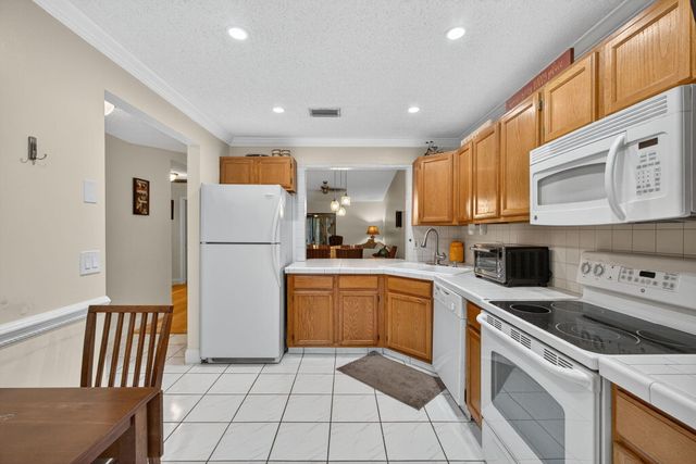 2640 Gately Drive W 406, West Palm Beach, FL 33415