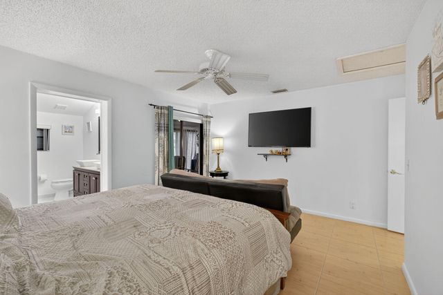 2640 Gately Drive W 406, West Palm Beach, FL 33415