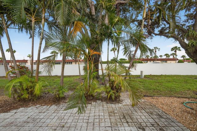 2640 Gately Drive W 406, West Palm Beach, FL 33415