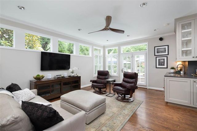 8033 Meadow Lane, Leawood, KS 66206