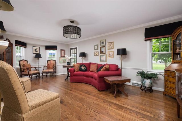 8033 Meadow Lane, Leawood, KS 66206