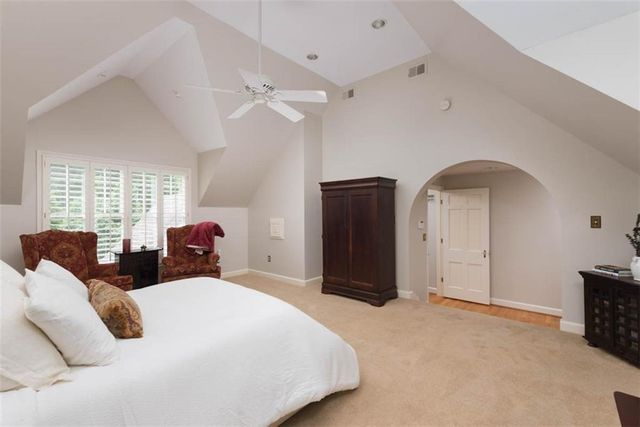 8033 Meadow Lane, Leawood, KS 66206