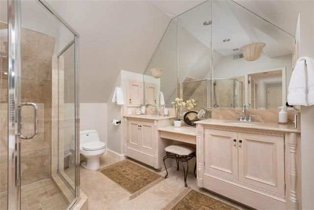 8033 Meadow Lane, Leawood, KS 66206
