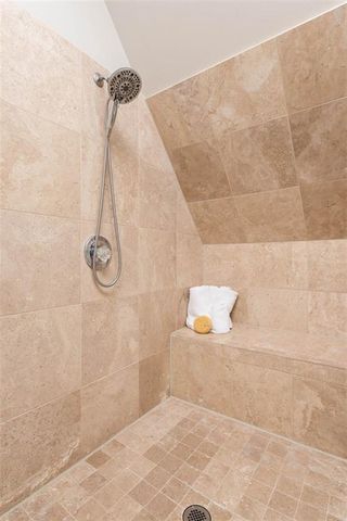 8033 Meadow Lane, Leawood, KS 66206