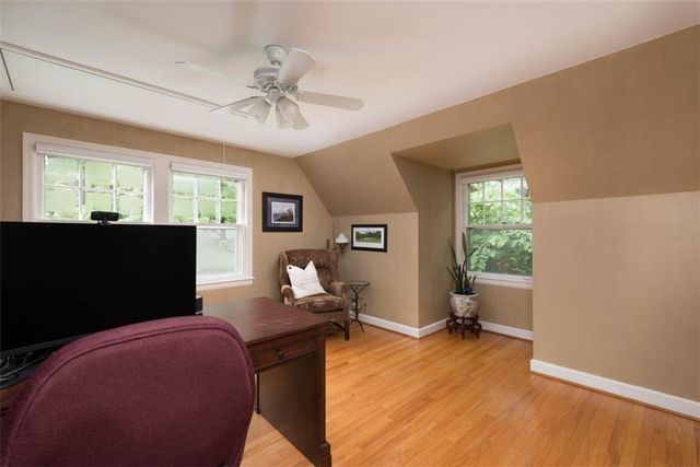 8033 Meadow Lane, Leawood, KS 66206