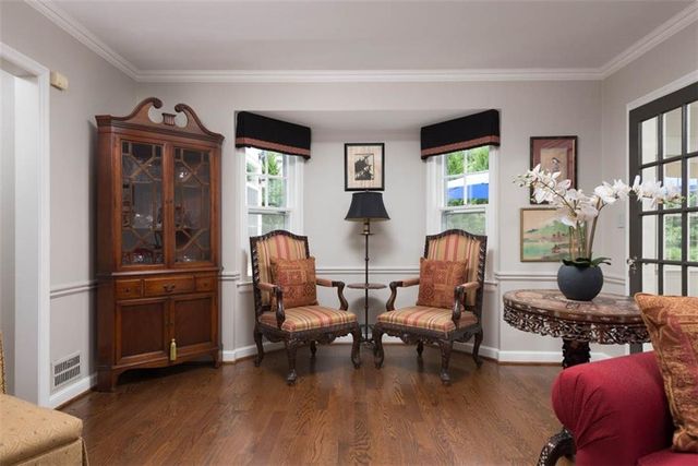 8033 Meadow Lane, Leawood, KS 66206