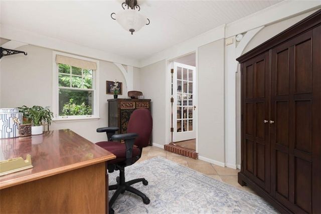 8033 Meadow Lane, Leawood, KS 66206