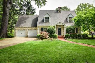 8033 Meadow Lane, Leawood, KS 66206