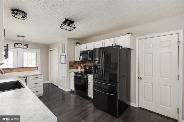 74 TOULOUSE LN, Martinsburg, WV 25403
