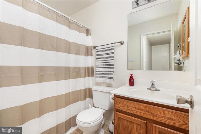 74 TOULOUSE LN, Martinsburg, WV 25403