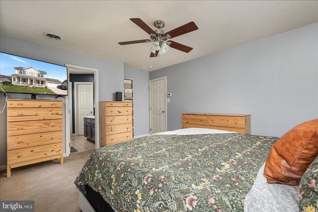 74 TOULOUSE LN, Martinsburg, WV 25403