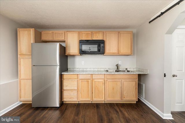 74 TOULOUSE LN, Martinsburg, WV 25403