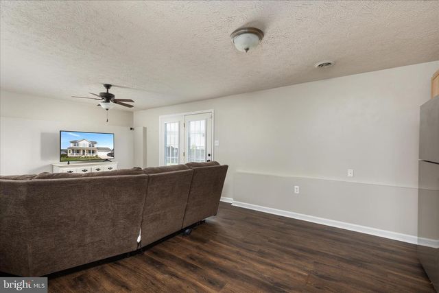 74 TOULOUSE LN, Martinsburg, WV 25403
