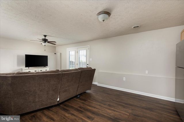 74 TOULOUSE LN, Martinsburg, WV 25403