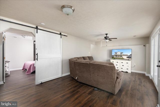 74 TOULOUSE LN, Martinsburg, WV 25403
