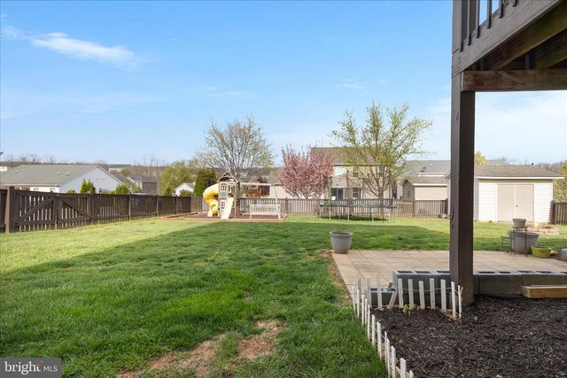 74 TOULOUSE LN, Martinsburg, WV 25403