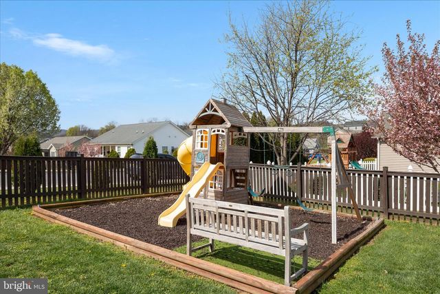 74 TOULOUSE LN, Martinsburg, WV 25403