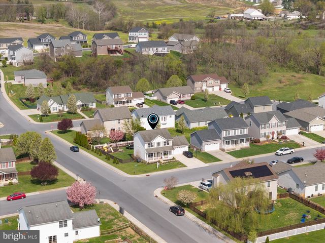 74 TOULOUSE LN, Martinsburg, WV 25403