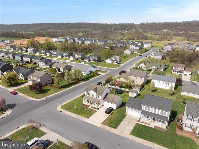 74 TOULOUSE LN, Martinsburg, WV 25403