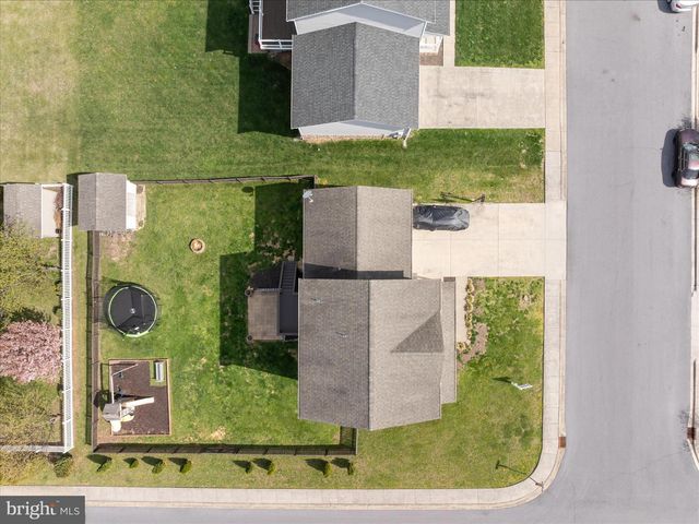 74 TOULOUSE LN, Martinsburg, WV 25403