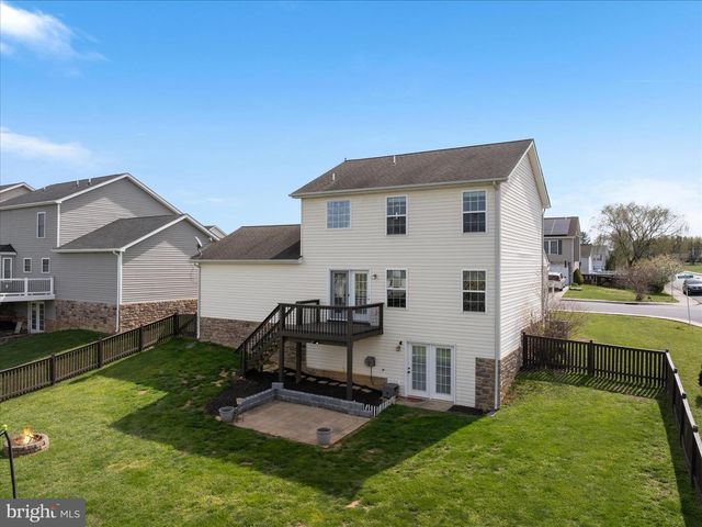 74 TOULOUSE LN, Martinsburg, WV 25403