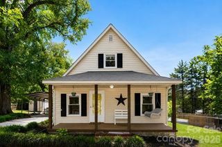 602 E Lee Avenue, Bessemer City, NC 28016