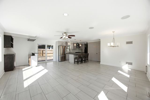 4220 Ponca Street, Mchenry, IL 60050