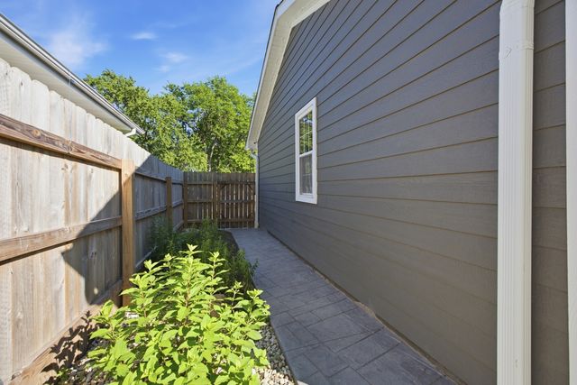 4220 Ponca Street, Mchenry, IL 60050