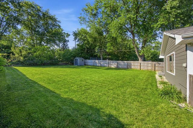 4220 Ponca Street, Mchenry, IL 60050