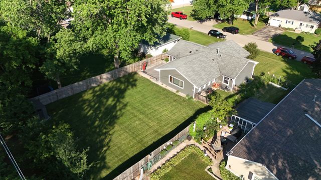 4220 Ponca Street, Mchenry, IL 60050