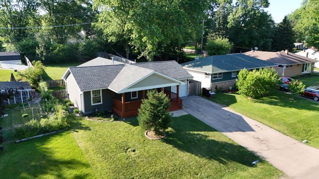 4220 Ponca Street, Mchenry, IL 60050