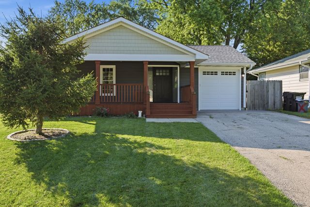 4220 Ponca Street, Mchenry, IL 60050