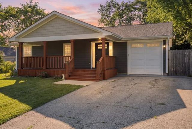 4220 Ponca Street, Mchenry, IL 60050