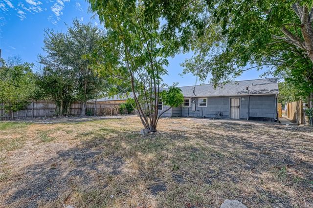 5859 Westover Street, Houston, TX 77033