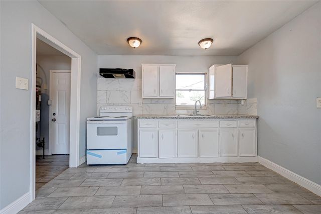 5859 Westover Street, Houston, TX 77033