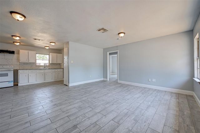 5859 Westover Street, Houston, TX 77033