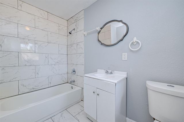 5859 Westover Street, Houston, TX 77033
