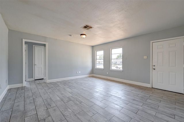 5859 Westover Street, Houston, TX 77033