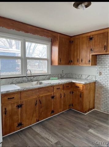 402 Buckley Road, Salina, NY 13088