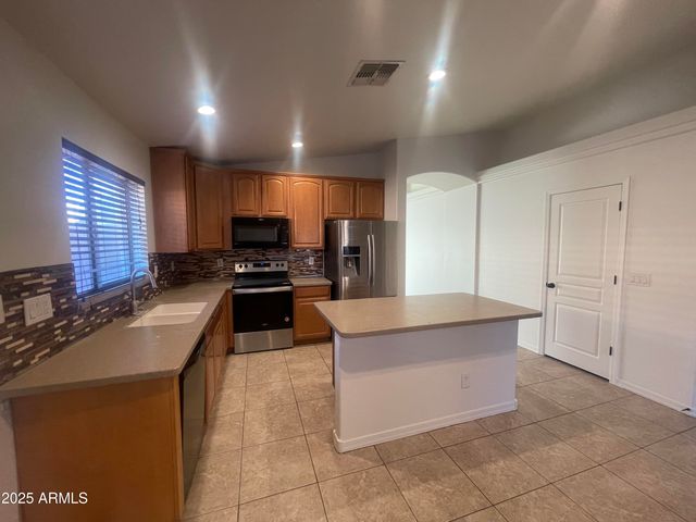 516 E WOLF HOLLOW Drive, Casa Grande, AZ 85122