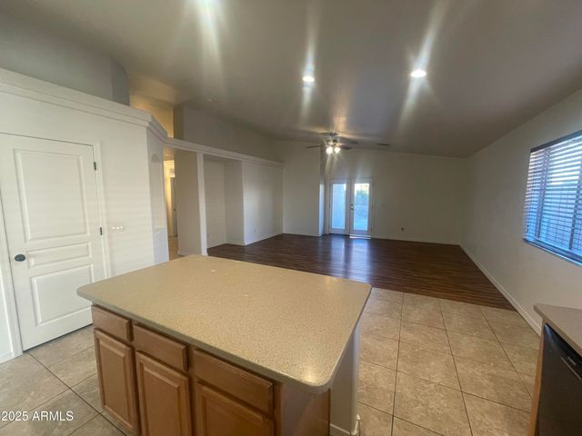 516 E WOLF HOLLOW Drive, Casa Grande, AZ 85122