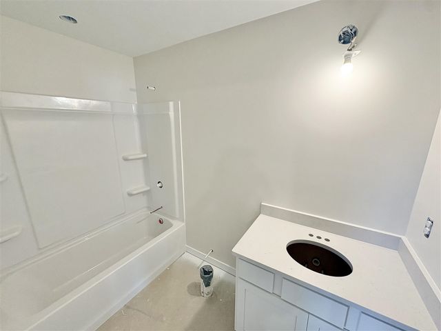 7070 Kettle Dale Avenue, Alto, MI 49302