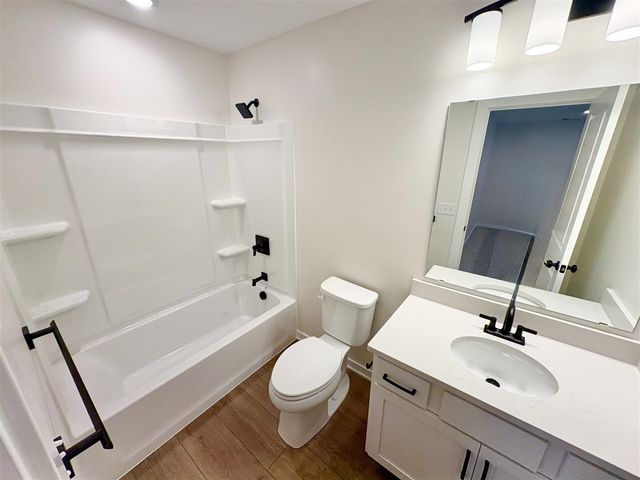 7070 Kettle Dale Avenue, Alto, MI 49302